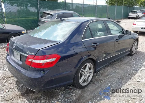 2011 Mercedes-Benz E 350 4Matic z USA, uszkodzony, nr VIN WDDHF8HB8BA351957